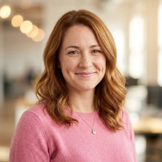 Emily Watson præsenteret som ansvarlig for kundesupport-afdelingen hos Blank Modningsdom